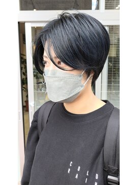 ザデイ(THE DAY) ブルーブラックハンサムショートスタイル