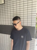 ウェルネス(Wellness) スキンフェード、フェード、クロップスタイル、メンズ、眉毛