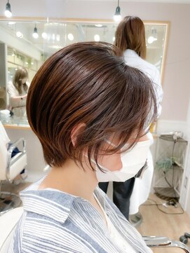 ネオリーブ チロル 横浜西口店(Neolive CiroL.) さらっとまとまる　大人くびれショート