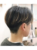 ウィスカーヘアー(whisker hair)&nbsp;ハンサムショート　刈り上げハンサム　ハイライト