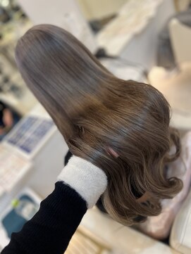 シャルム バイ アローズ 久留米店(CHARM BY AROSE) シルキーベージュカラー/透明感爆上がり