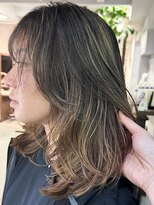 ノラ ウメダ(NORA UMEDA)&nbsp;ハイライトカラーレイヤーカットケアブリーチ地毛ハイライト