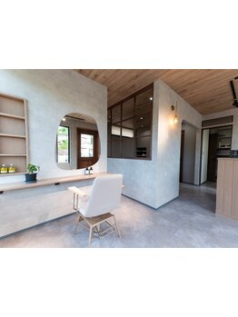 モダンでハイエンドなプライベート空間。最低限の人数で癒しのひと時をご提供＊上質な大人の隠れ家的サロン