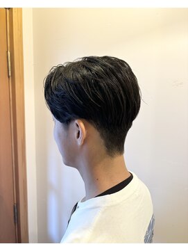 トレパルッキエーレ(tre parrucchiere) ［-tre-］メンズニュアンスパーマ　20代/30代/40代