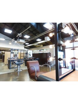 全メニュー『超ダメージレス』にこだわり、髪の悩みを解決し理想の美髪へ。マンツーマンで仕上げまで担当＊