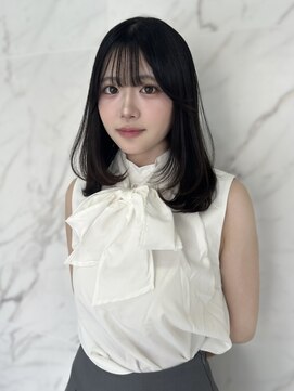 リズ(Lizz) ワンカールで可愛いミディアムレイヤー