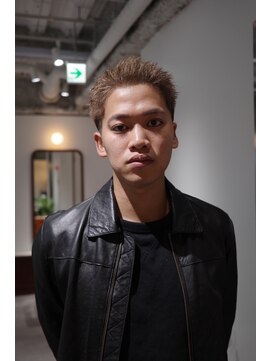 オーパスバイアンブルリュクス 池袋(Opus by ambleluxe) スパイキーショート メンズカット 眉毛