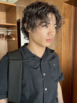 ヨロヘアー(YOLO hair) センターパート/ハードパーマ/スパイラル