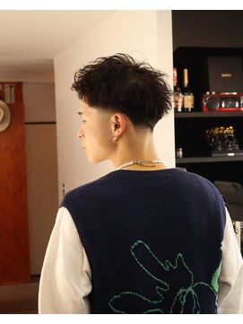 ロマンズヘッド(浪漫頭髪 ROMAN’S HEAD) テーパーフェード ルーズアクティブショート