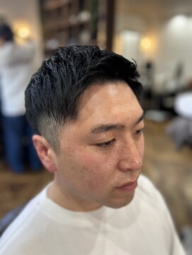 アンカー(ANCHOR) MEN’S HAIR/サーフカール/刈り上げセンターパート/印西市