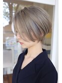 イメチェン成功！横顔美人ハンサムショート《ホワイトグレー》