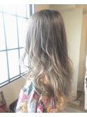ホワイトベージュ　ヘアカラー　【池袋】