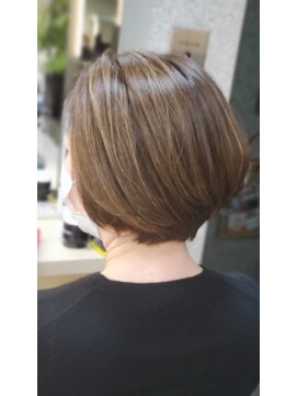 キャパ 秦野(CAPA) 白髪ぼかしハイライト ベージュ