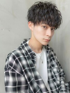 ケアリー 成増(Carelly) ビジネスツーブロックOK★かき上げトランクスヘアくせ毛風パーマ