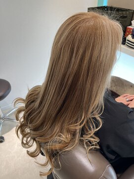 ヘアーアンドネイルサロン キララ(hair&nail salon KIRARA) プラチナカラー