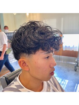 ボブズ ヘアー 369(Bob's Hair 369) テーパーフェード