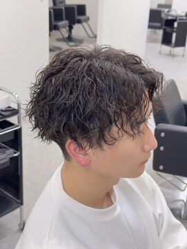 ブライト(BRIGHT) センターパート×ツイストスパイラルパーマ