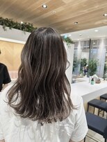 ステアケース 武蔵小杉店(stair:case)&nbsp;外国人風好きの為の白髪もぼかせるハイライト セミロング