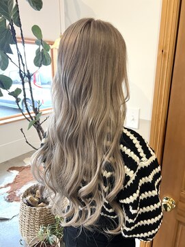 ヘアーデザインサロン スワッグ(Hair design salon SWAG) ハイトーン　ベージュ