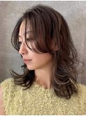 ミディアムヘア/顔まわりレイヤー/大人ウルフ/くせ毛多毛/抜け感