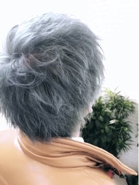 ヘアーアンドラッシュ ジーナ(Hair&Lash Jiina) シルバーアッシュ