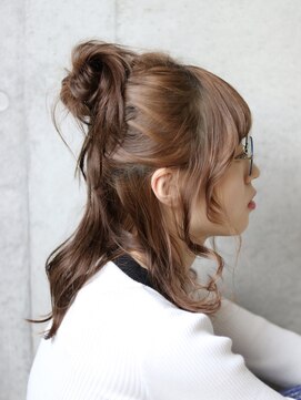 ヘアサロン シロップ(Hair Salon Syrup) [Syrup・山谷慎太郎] 「くしゃっとかわいいルーズなお団子」