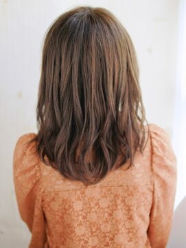 ヘアメイク ナル(hair make nalu) 透け感バングのゆるミックスカール