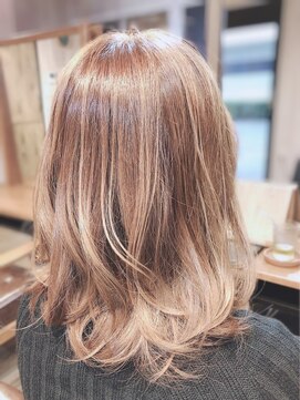 リノ 船橋(Lino) 【小顔見せ】ミルクティベージュ