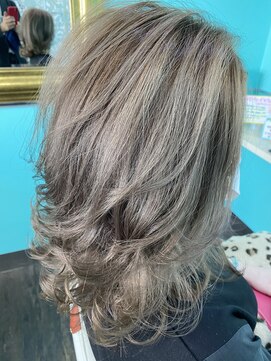 ヘアクラブリューズ フォアキングアンドクウィーン(HairClub RYU's for King&Queen) ミルキーアッシュ