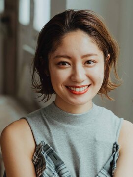 エム(EM) 切りっぱなし外ハネボブミディアム○20代○30代○40代○