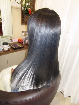 コアフィールフィス(COIFFURE fils) 《見附　今町》M3D ダークアッシュ　ブリーチあり