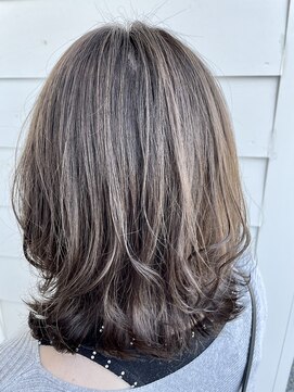 アプシー 三木店(Apsee) ミディアム外ハネ×グレージュ