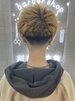 刈部倶楽舞&nbsp;ツーブロック/フェード/ハイトーンカラー/刈り上げ　/前下がり