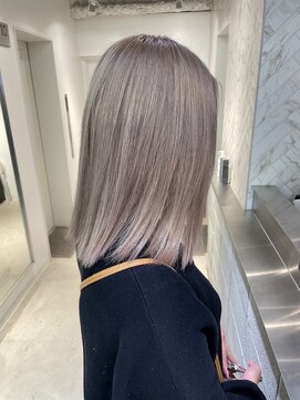 エイト 神戸三宮店(EIGHT) シルバーグレージュ☆