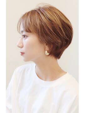 アイ(I.) 【 Ｉ. 】30代からの襟足すっきり前下がりショートボブ　川口