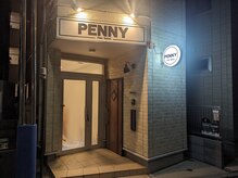 ペニー(PENNY)の雰囲気（正面入り口です。シルバーの扉になります。）