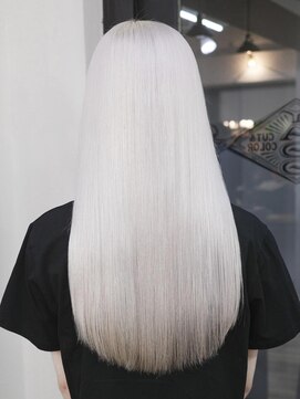 ヤド 原宿(YADO) ホワイトカラー/ホワイトブロンド/ホワイトブリーチ