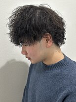 ヒュイル バイ ニアウ(Hwyl by Niau) メンズマッシュウルフパーマツイストパーマスパイラルパーマ