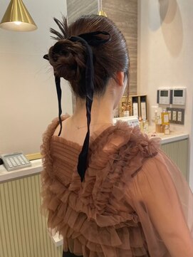 ポジ(poji) アレンジ　艶髪　髪質改善　ヘアセット　編みおろし　顔まわり