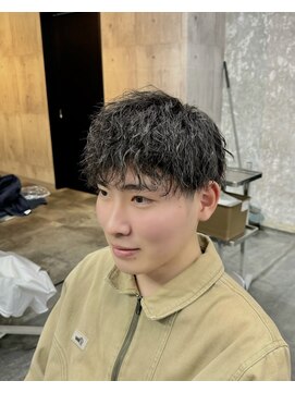コワファースト長崎シャンプーボーイ 2nd(COIFF1RST 長崎 SHAMPOO BOY) 刈り上げマッシュメンズカット波巻きパーマメンズパーマ