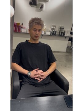 メンズサロン キング 枚方店(Men’s salon K!ng) ホワイトメッシュ/ツイスト/ツイスパ/パーマ/メンズ/眉毛