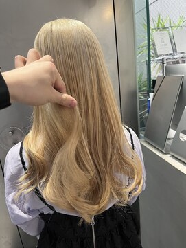 シェリ 天神(CHERIE) 福岡 ブリーチ ベージュ グレージュ ダブルカラー ハイライト