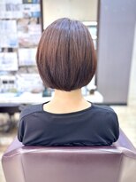 トレセッテ(tre sette) 艶感ナチュラルブラウン/ショートボブスタイル