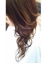 レヴィーマム(Revie mum)&nbsp;エクステで巻き髪ロングヘアーに