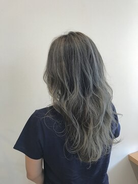 ガーデンエス 緑井店(GARDEN es) ホワイトグレージュ