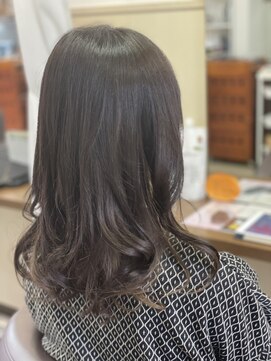 コア フィール ア デイ(COIFFURE A DAY) 【見附 今町】髪質改善 M3D 巻き髪 インナーカラー 裾カラー