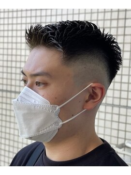 ネクサスアンドコー 錦糸町店(NEXUS&Co.) スキンフェード×アップバング×骨格強制カット