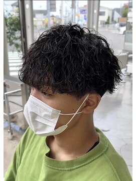 ブランコジーサウス(BLANCO G South) 波巻きスパイラルパーマ ツーブロック マッシュ 骨格補正