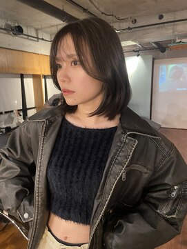 ノラジャーニー(NORA Journey) ミディアムボブオリーブグレージュ顔まわりレイヤー