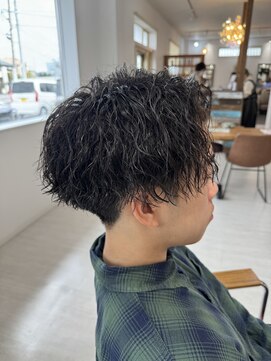 サロンドクオリア(Salon de Qualia) ツイストスパイラル/メンズパーマ/初パーマ/学生歓迎